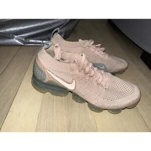 Nike VaporM Flyknit Sz8 Sneakers pink retail200$- worn Once!